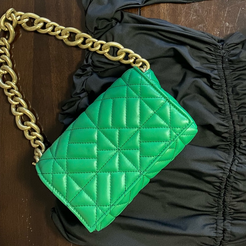 Zara shoulder bag 💚